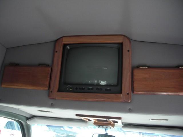 2002 GMC Savana Base