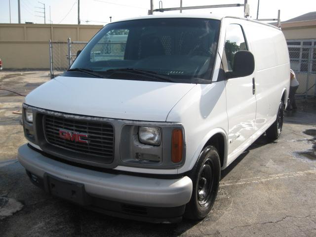 2002 GMC Savana Base