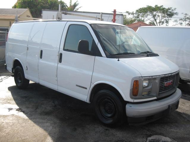 2002 GMC Savana Base