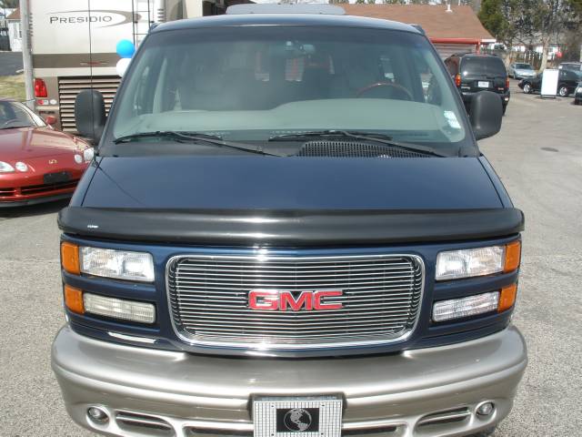 2002 GMC Savana I4 CVT 2.
