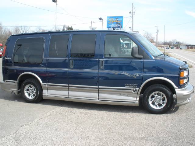 2002 GMC Savana I4 CVT 2.