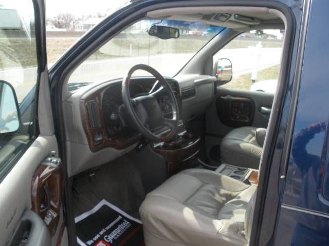 2002 GMC Savana I4 CVT 2.