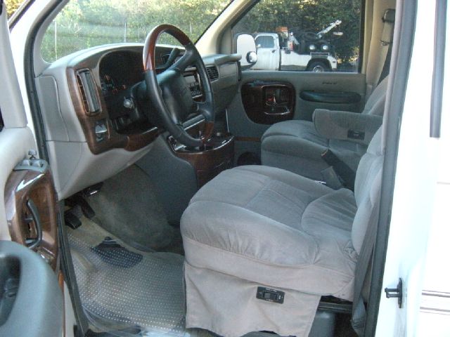2002 GMC Savana 2004.5 4dr Sdn 1.8T Quattro Au