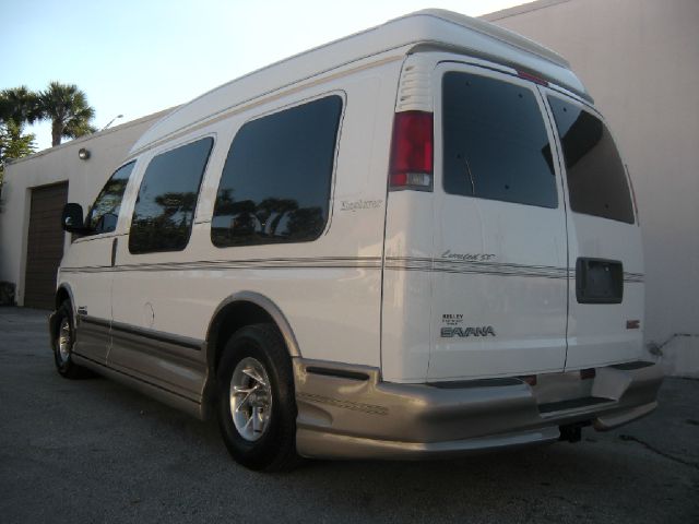 2002 GMC Savana 2004.5 4dr Sdn 1.8T Quattro Au