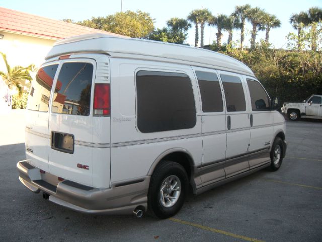 2002 GMC Savana 2004.5 4dr Sdn 1.8T Quattro Au