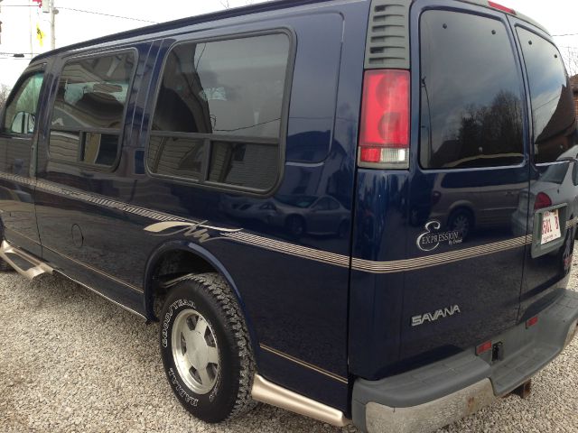 2002 GMC Savana SLT 2500 Hemi 4x4