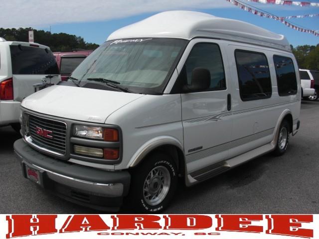 2002 GMC Savana Base