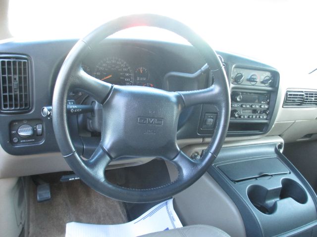 2002 GMC Savana SLT