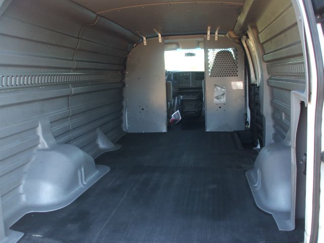 2003 GMC Savana Unknown