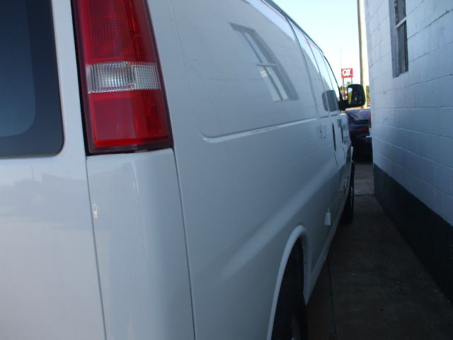 2003 GMC Savana Unknown