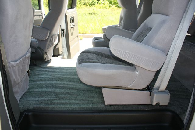 2003 GMC Savana 2004.5 4dr Sdn 1.8T Quattro Au