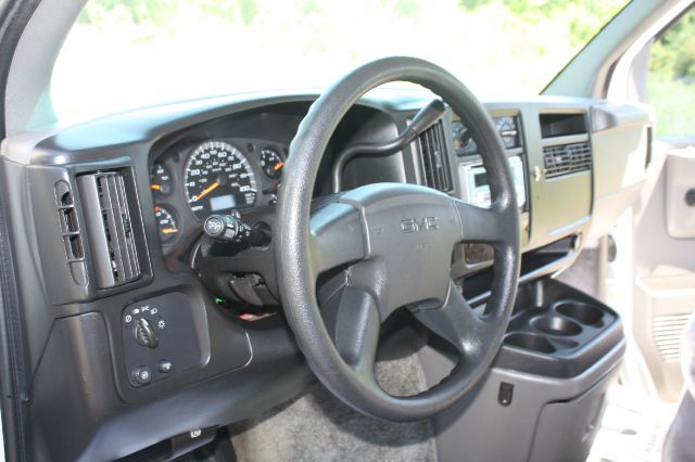 2003 GMC Savana 2004.5 4dr Sdn 1.8T Quattro Au