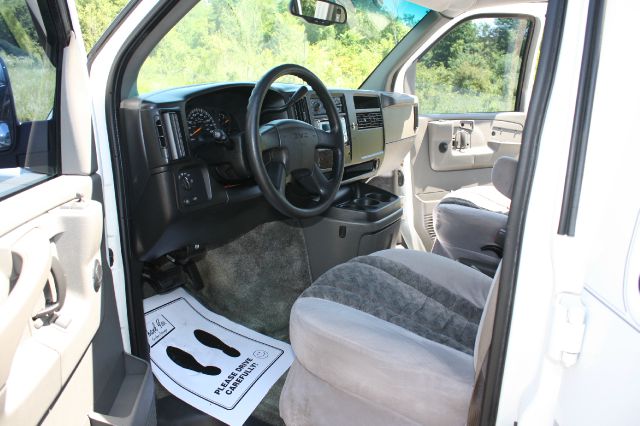 2003 GMC Savana 2004.5 4dr Sdn 1.8T Quattro Au