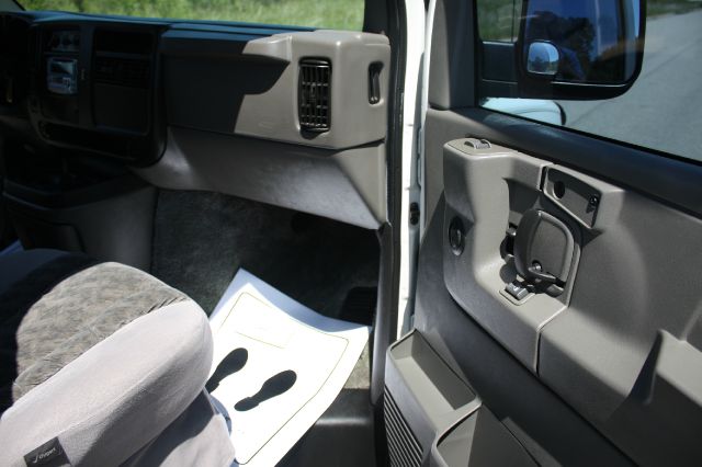 2003 GMC Savana 2004.5 4dr Sdn 1.8T Quattro Au