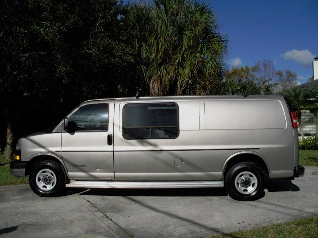 2004 GMC Savana Limited 4WD One Owner Leather