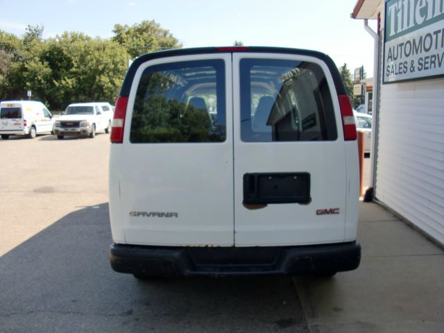 2004 GMC Savana Reg Cab 117.5 WB