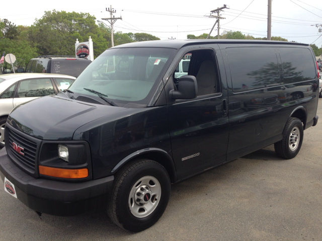 2004 GMC Savana AWD 3LT