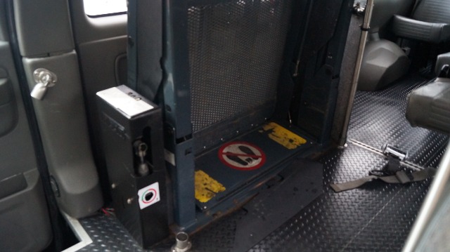 2004 GMC Savana 4WD 4dr V6 (SE)