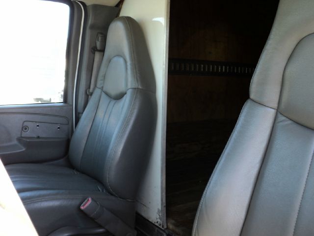 2004 GMC Savana 1.8T Cabriolet