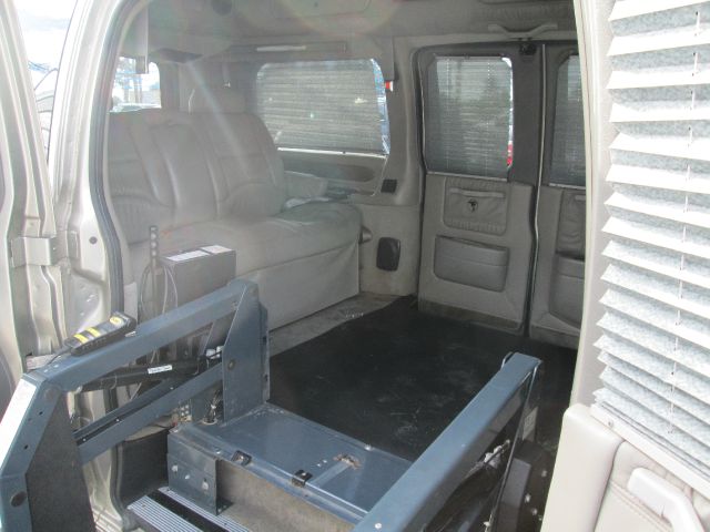 2004 GMC Savana REG CAB 1495 Down