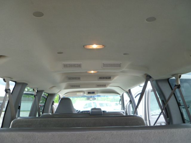 2004 GMC Savana Unknown