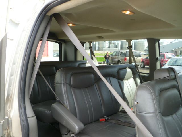 2004 GMC Savana Unknown