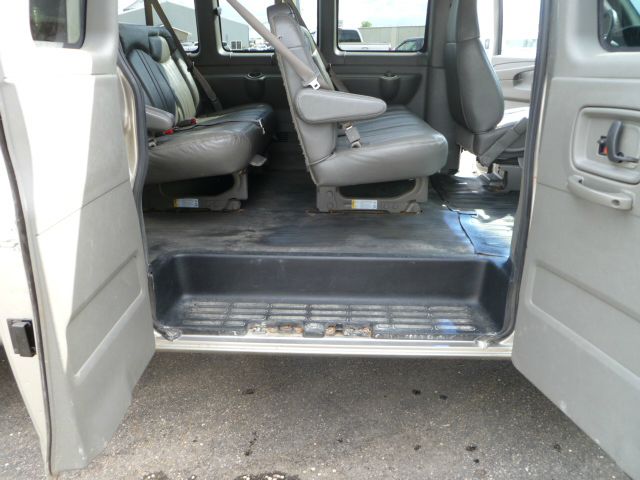 2004 GMC Savana Unknown