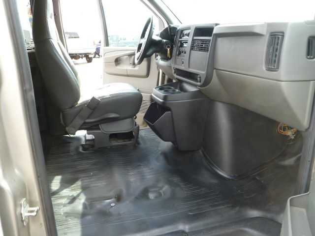 2004 GMC Savana Unknown