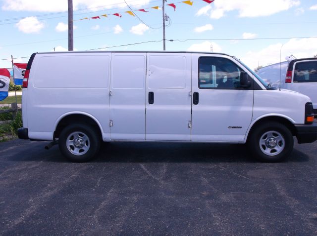 2005 GMC Savana AWD 3LT