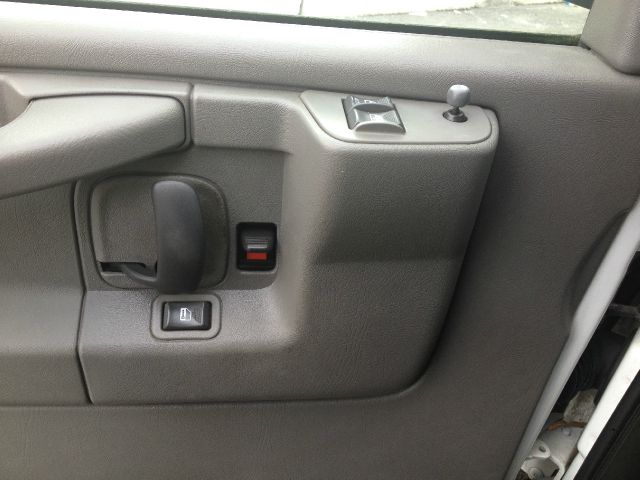 2005 GMC Savana Limited 4WD One Owner Leather