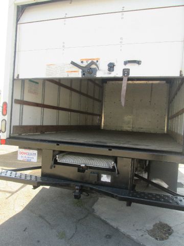 2005 GMC Savana 1.8T Cabriolet