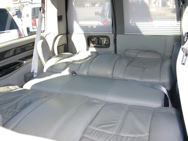 2005 GMC Savana Base