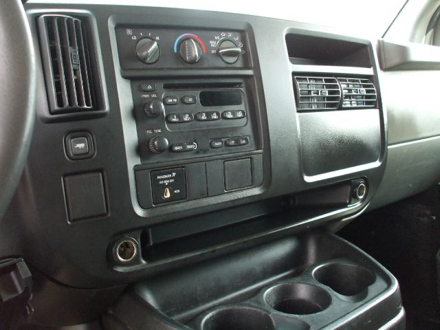 2005 GMC Savana Limited 4WD One Owner Leather