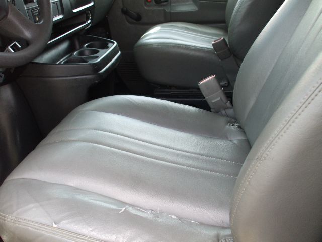 2005 GMC Savana Limited 4WD One Owner Leather