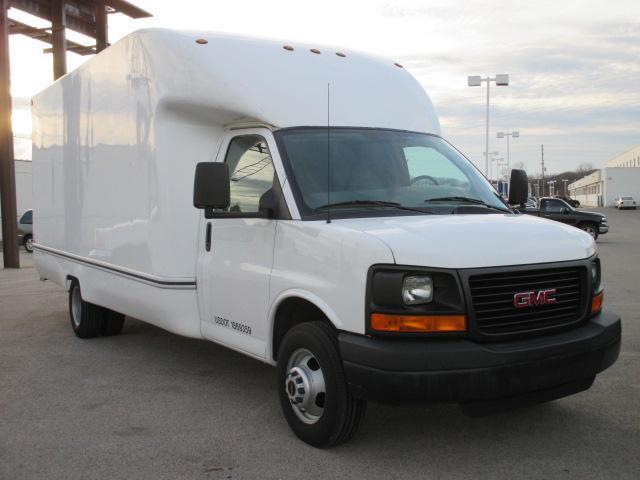2005 GMC Savana Leather / Sunroof