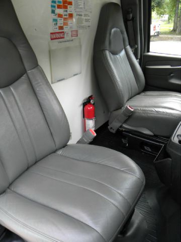 2005 GMC Savana 1.8T Cabriolet