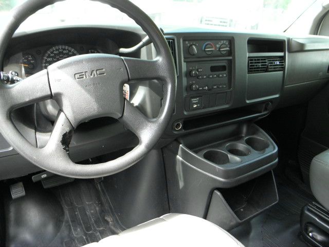 2005 GMC Savana 1.8T Cabriolet