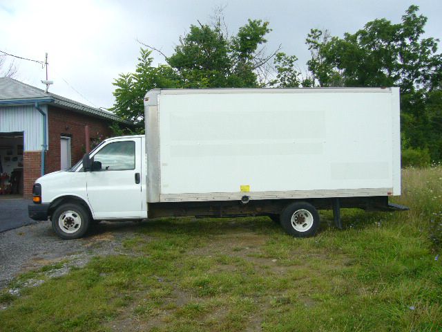2005 GMC Savana 1.8T Cabriolet