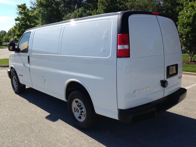 2005 GMC Savana AWD 3LT