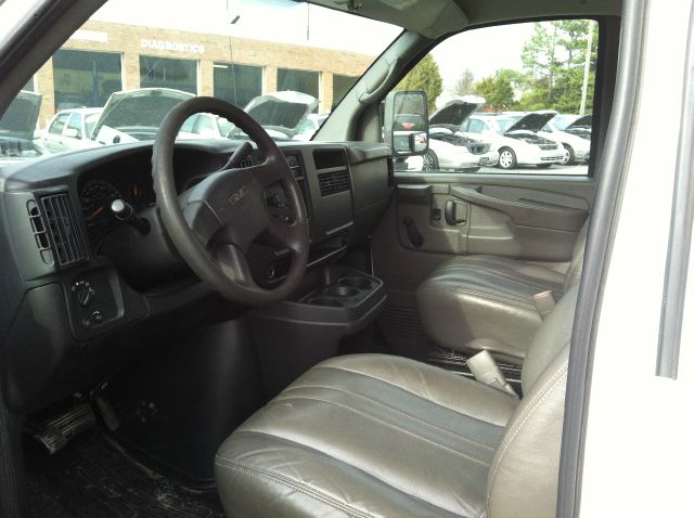 2005 GMC Savana 1.8T Cabriolet