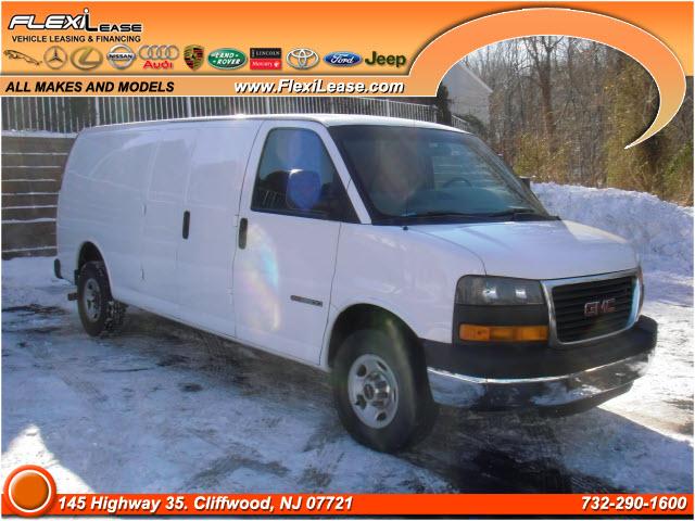 2006 GMC Savana Limited Sport Utility 4D