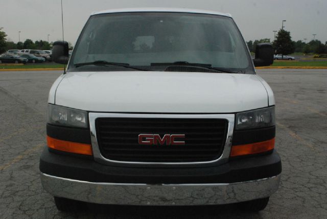 2006 GMC Savana 4WD 4dr V6 (SE)