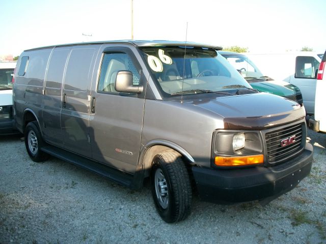 2006 GMC Savana VDC