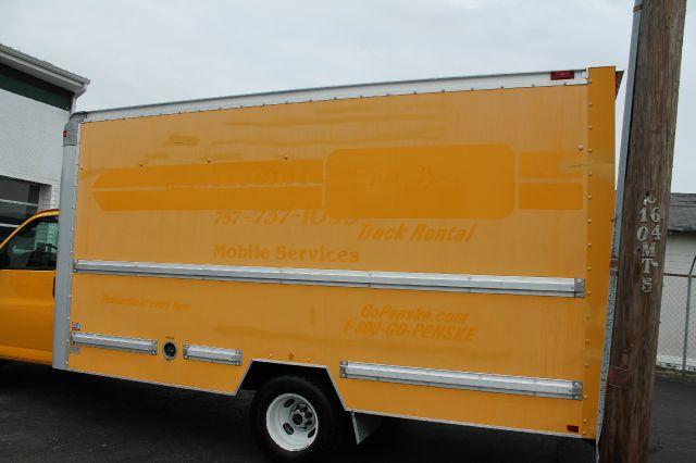 2006 GMC Savana 3.0L LTD Avail