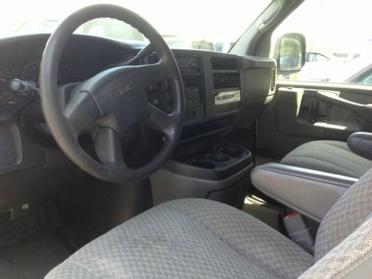 2006 GMC Savana Leather / Sunroof