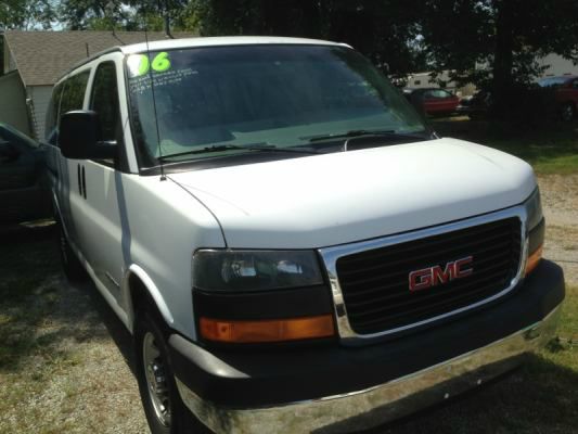2006 GMC Savana Leather / Sunroof