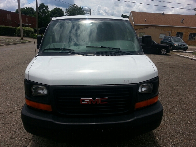 2006 GMC Savana VDC
