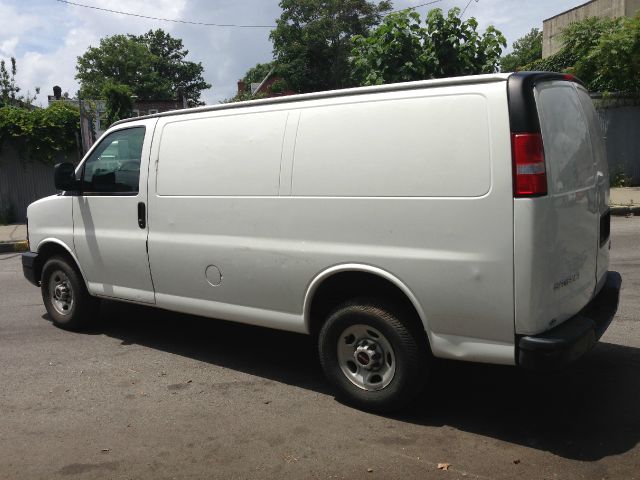 2006 GMC Savana VDC