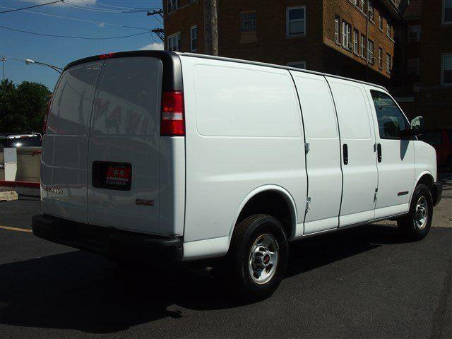 2006 GMC Savana SE 4 Dr