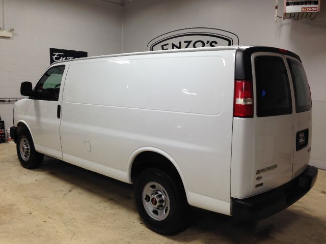 2010 GMC Savana AWD 3LT